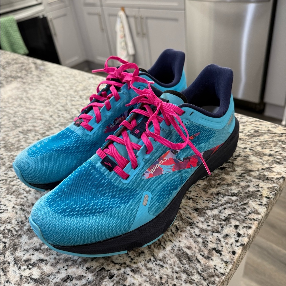 Brooks Women's Launch 10 Running Shoe